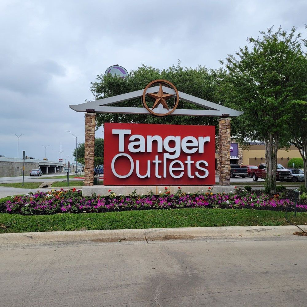 Tanger Outlets Landscape — San Marcos, TX — Diamondback Landscaping & Lawn Care, Inc.