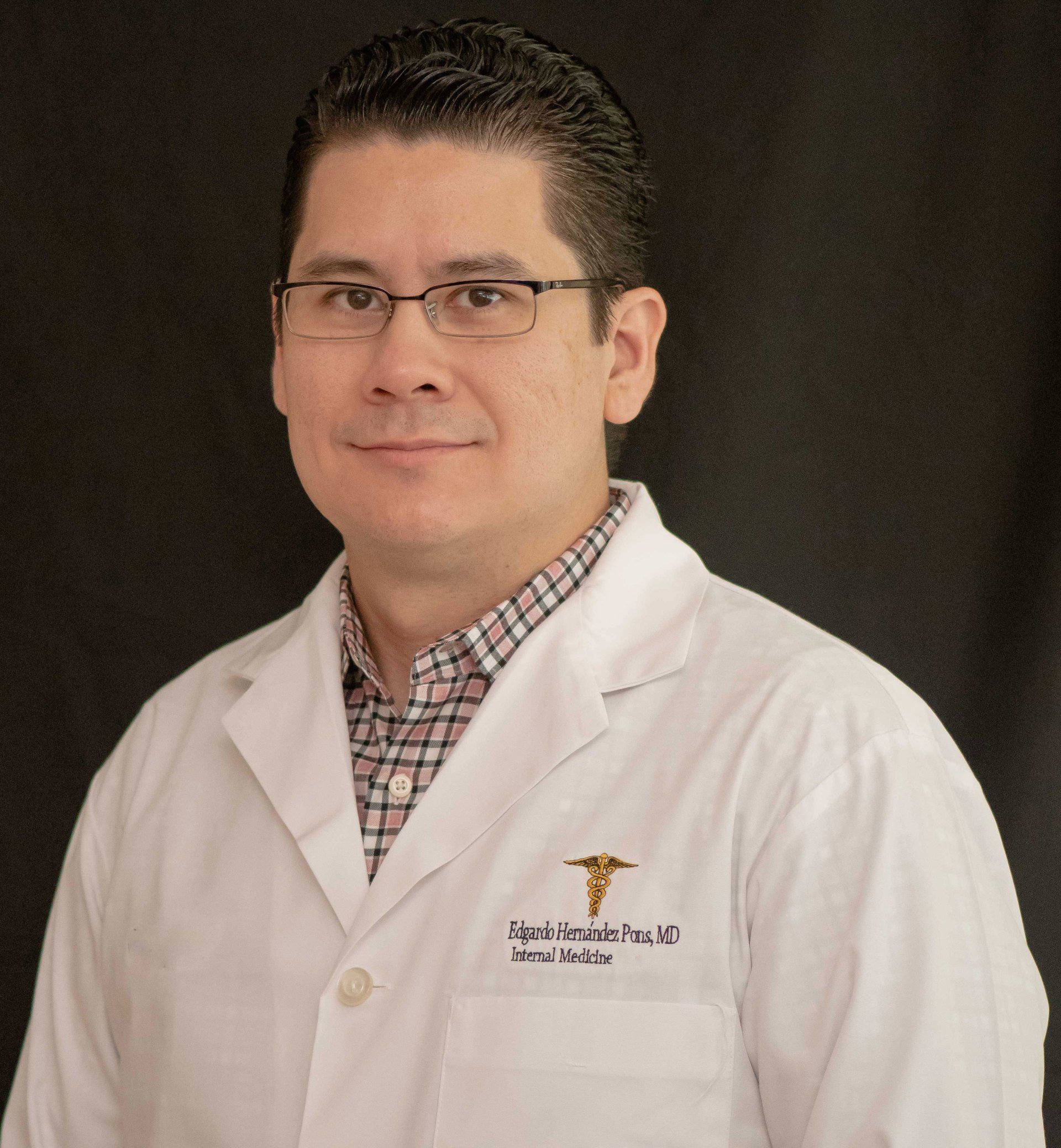 Dr. Hernández Pons, Internal Medicine Doctor