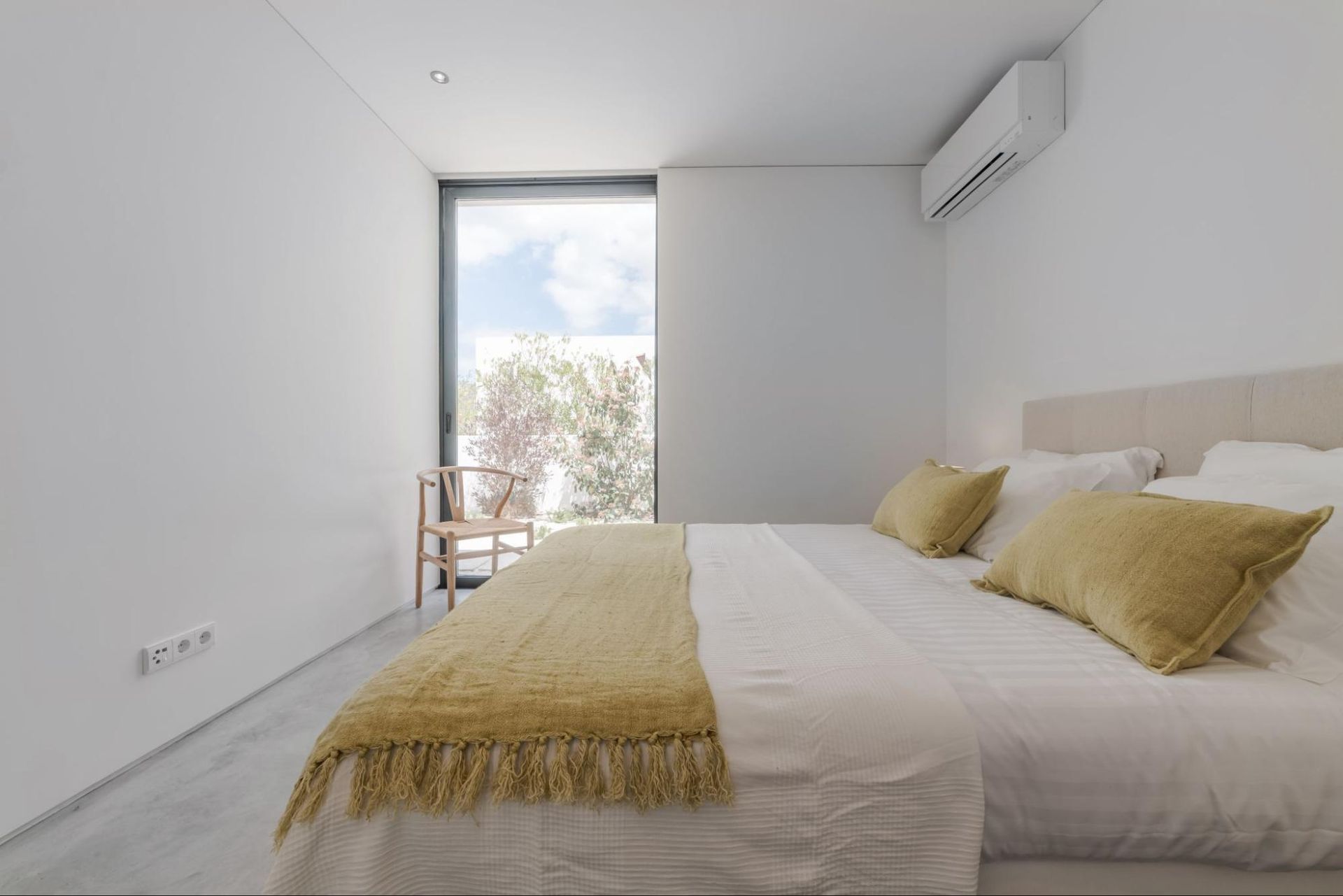 room with airconditioner