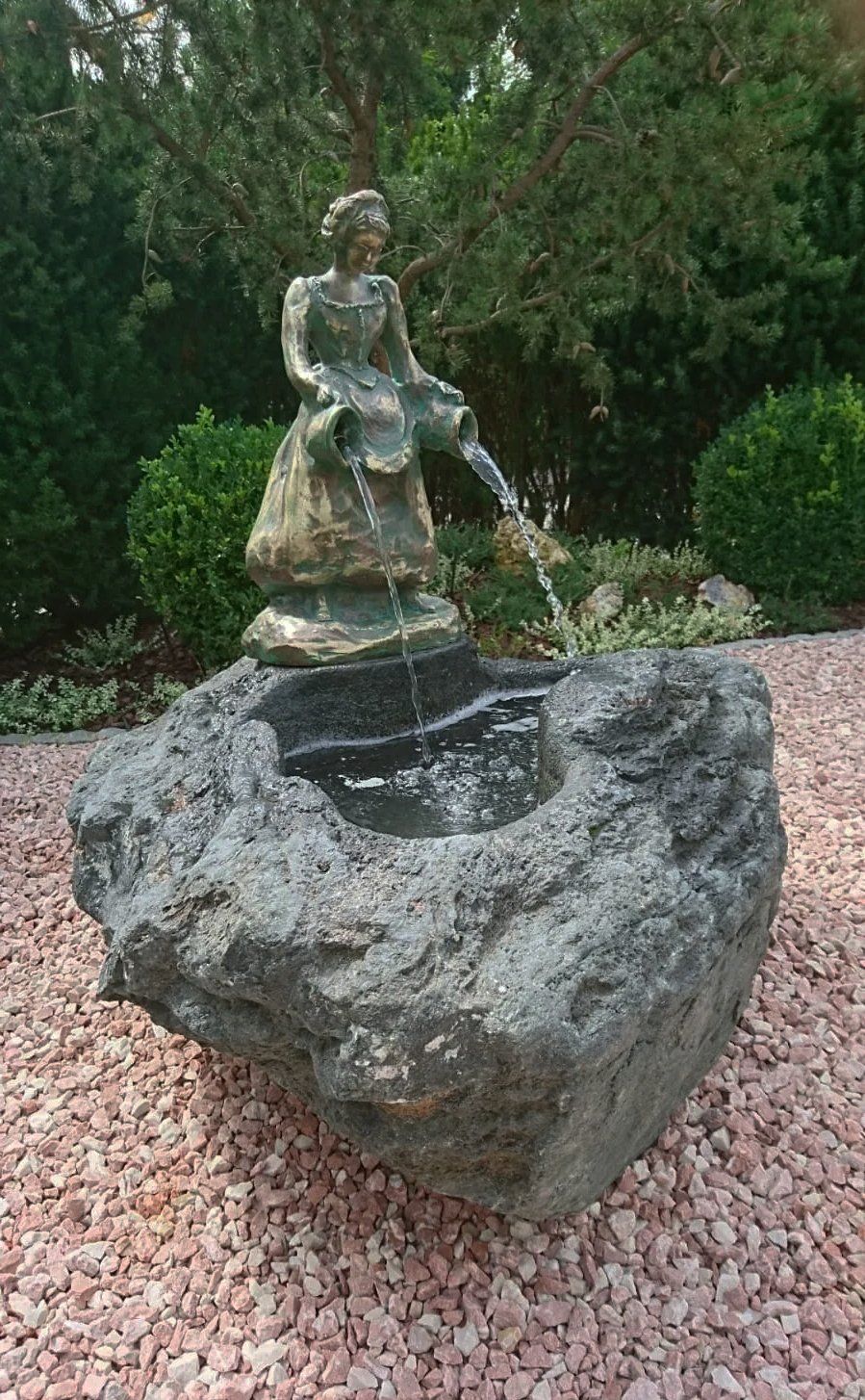 Alexander Widmann, Fountain, natural stone, boulder stone founatins, granit, limestone, Vicenza, marble, Italy