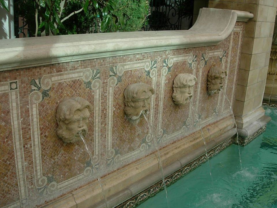 Alexander Widmann, Fontana Primavera, pietra naturale, Fontana, pietra calcarea, Vicenza, marmo, made in Italy