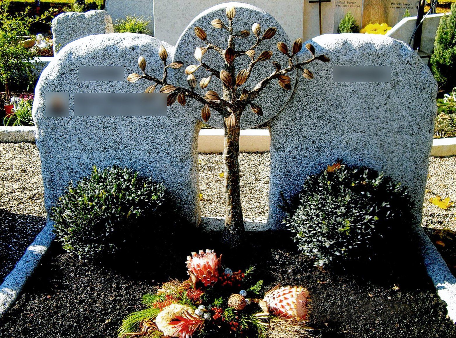 Alexander Widmann, Naturstein, Grabstein,Granit, Diodorit,Marmor Lasalimestone, leccese, Vicenza, Handarbeit aus Italien