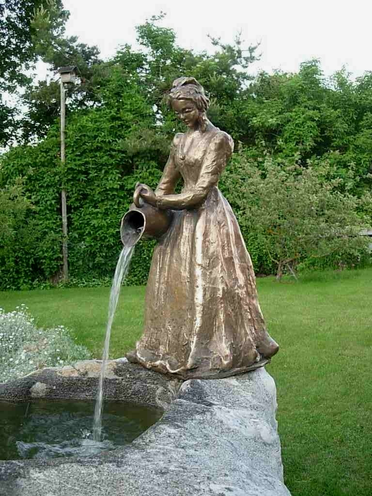 Getrud Mitterstieler-Widmann, Bronze, Figuren, Skulpturen, Statuen, Brunnenfiguren, Gartenfiguren, Algund, Südtirol, Italien