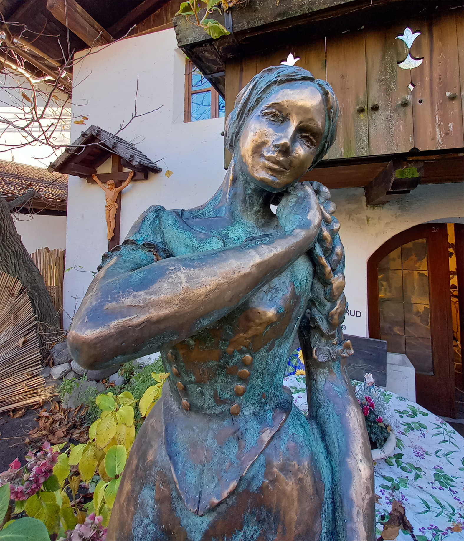 Getrud Mitterstieler-Widmann, Bronze, Figuren, Skulpturen, Statuen, Brunnenfiguren, Gartenfiguren, Algund, Südtirol, Italien