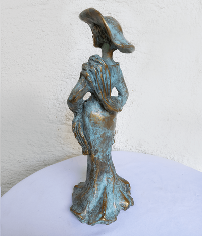 YB318 Handgefertigte Figur aus Bronze Frau mit Seerosen ca 5 Kg 