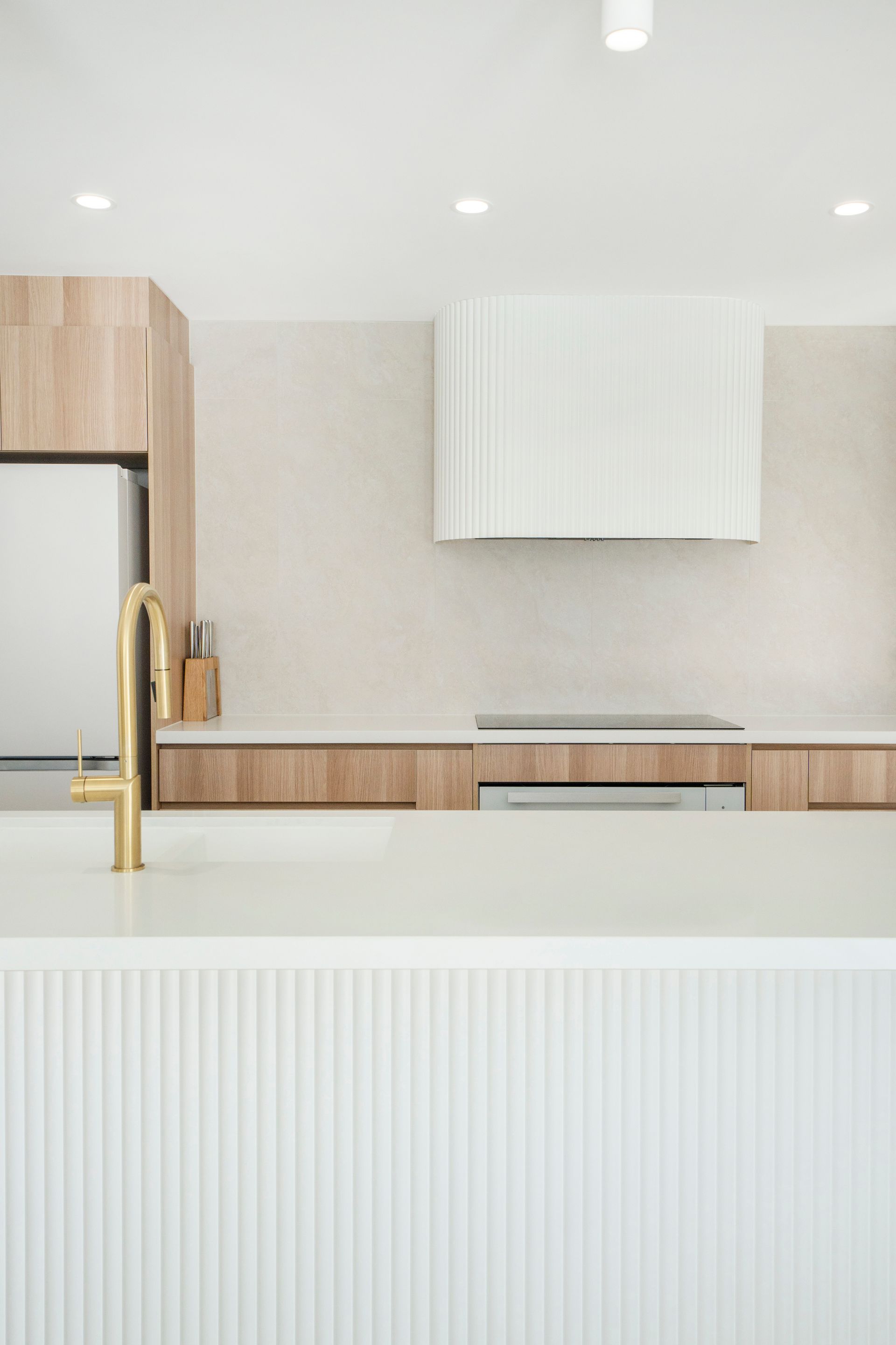 Modern Kitchen With White and Wood Elements — Reynolds Built In Dicky Beach, QLD