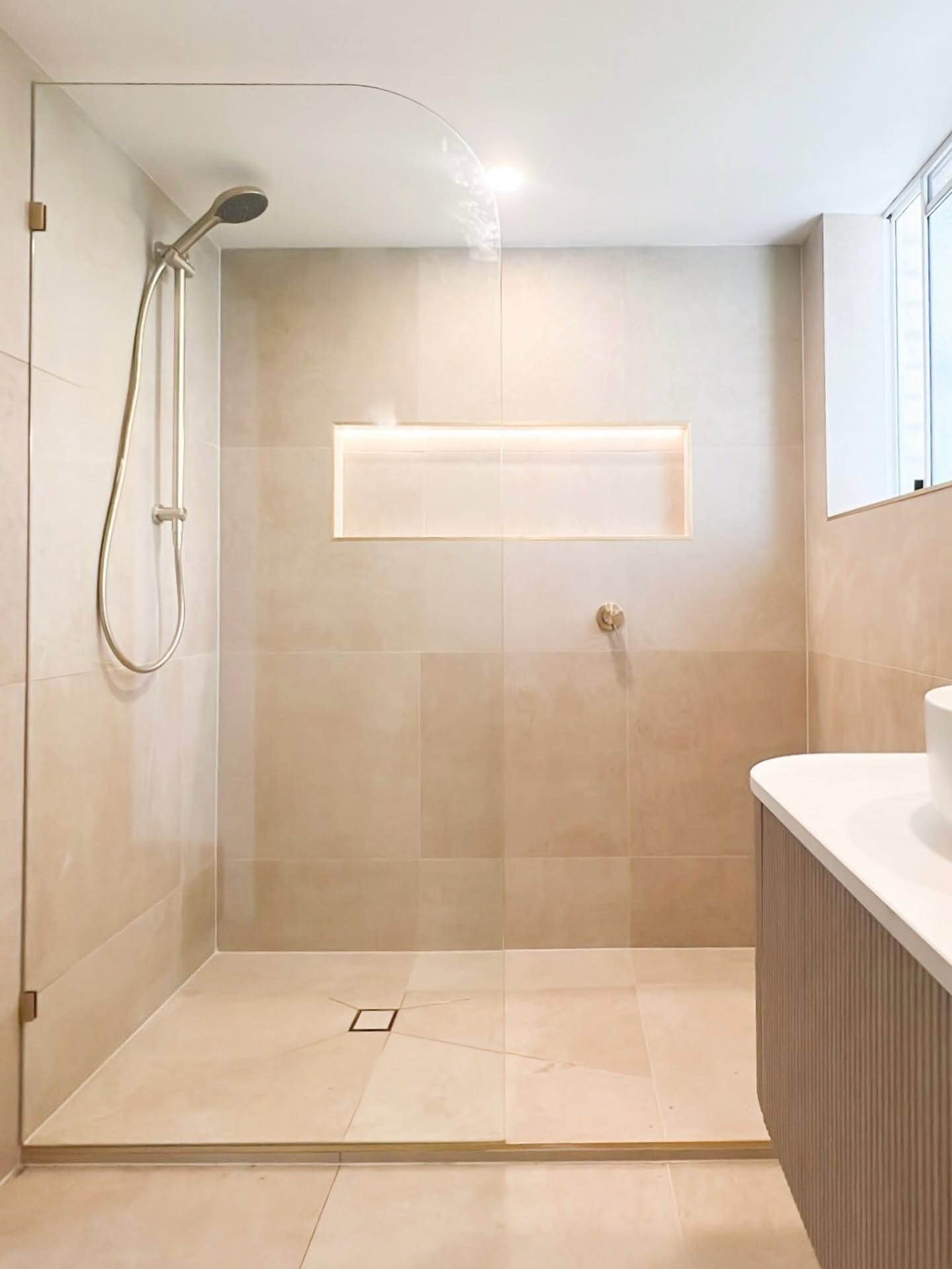 Minimalist Bathroom With Beige Tiles