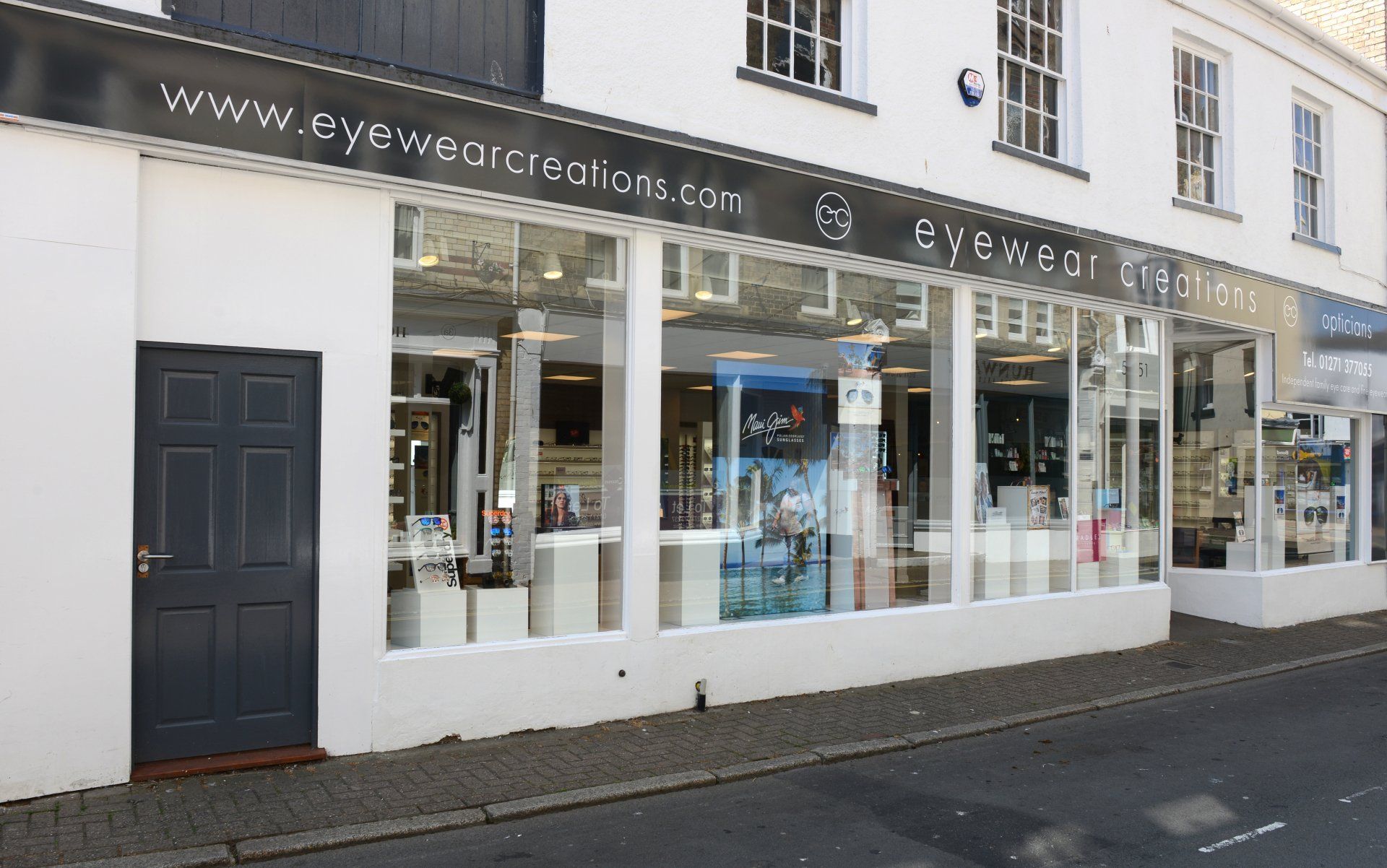 External view of Eyewear Creations opticians during daylight