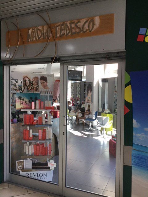 Esterno parrucchieri