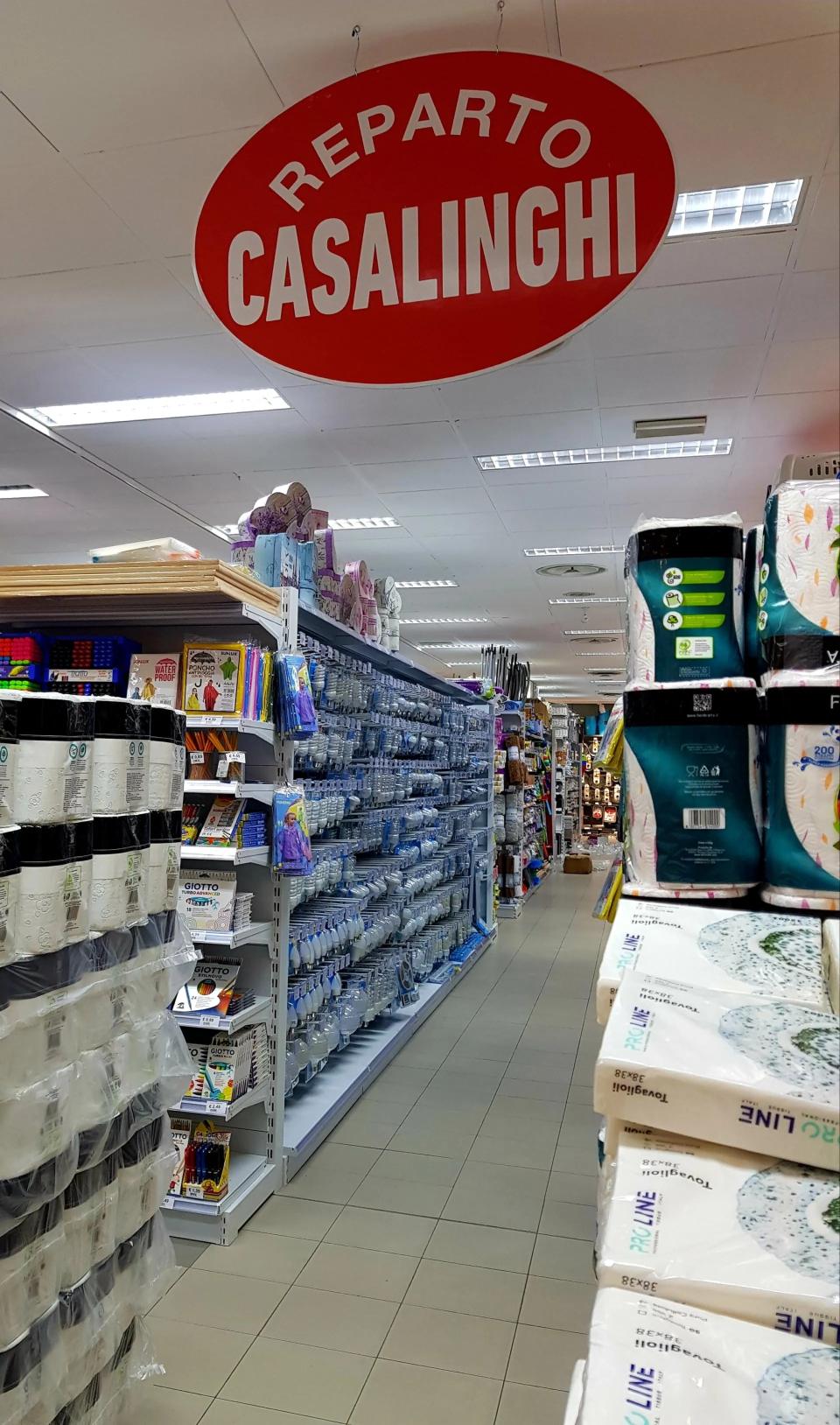 Interno negozio abbigliamento