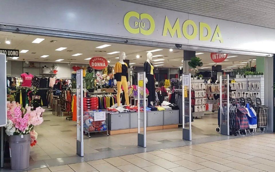 Esterno Negozio abbigliamento