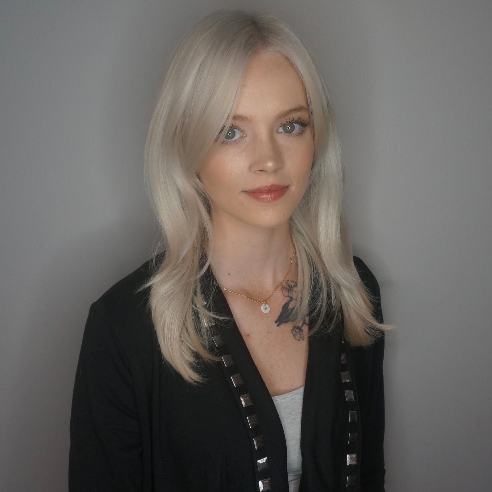 Samantha Mertens, stylist