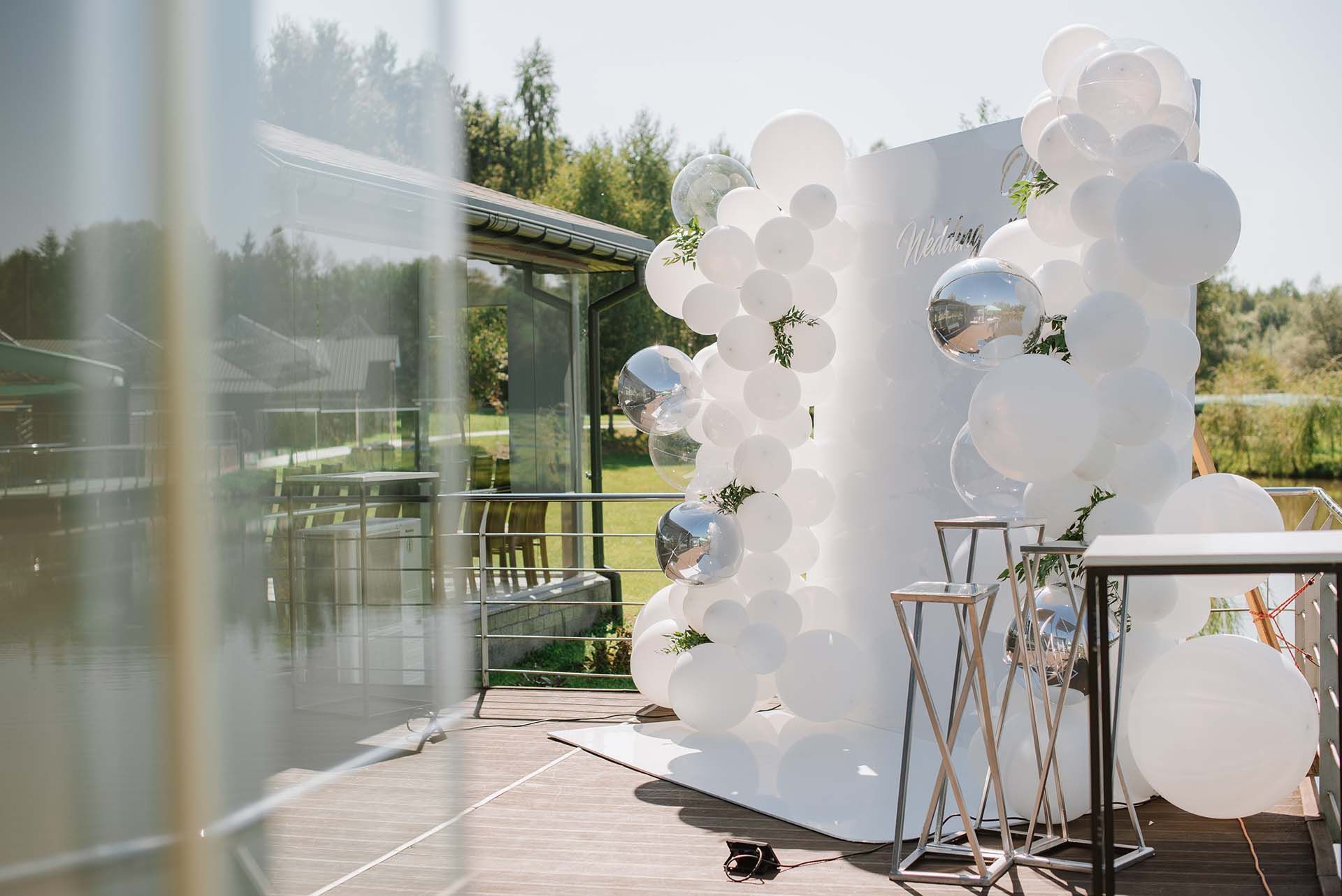 How to Upsell Decor For a Selfie Station Rental