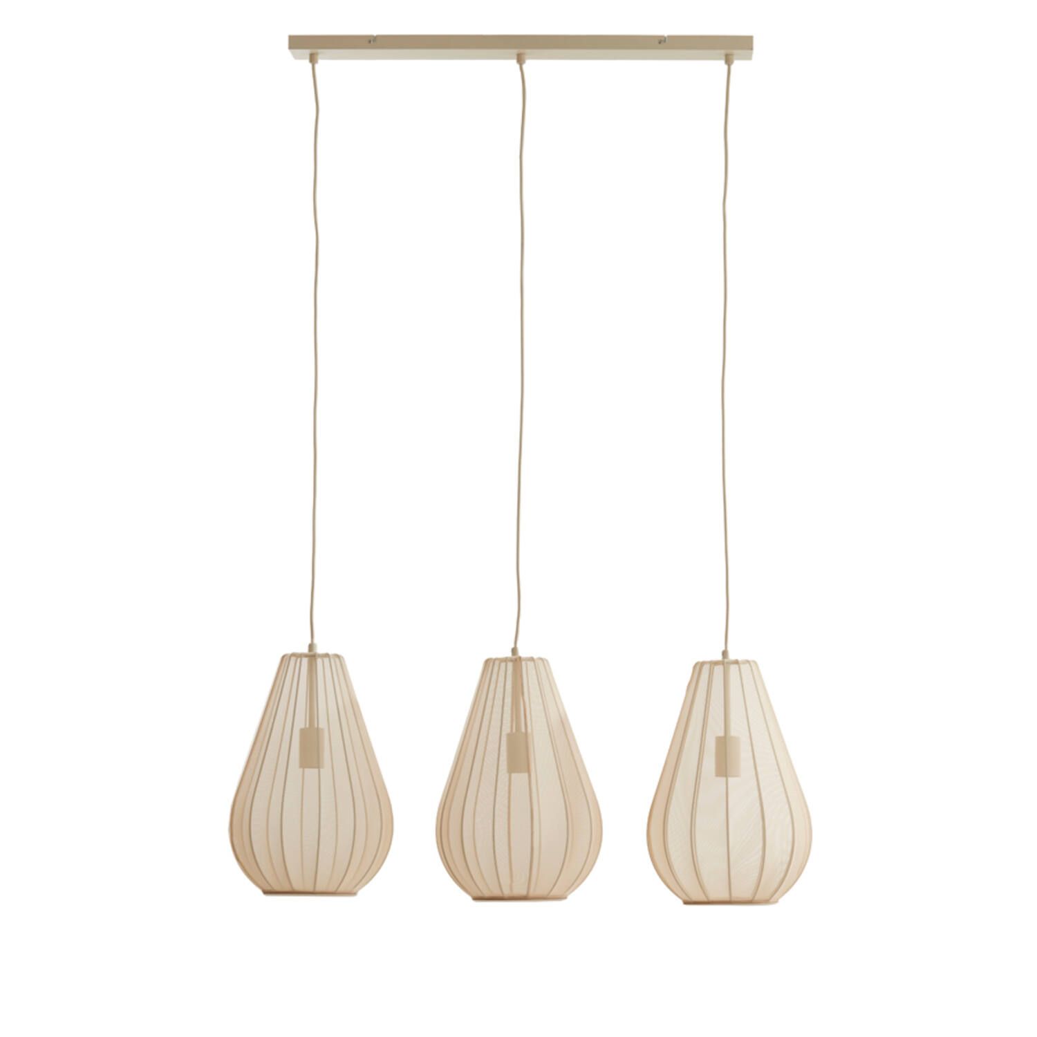 Hanglamp met drie lichtpunten en druppelvormige kappen, beige van kleur, opgehangen aan een rechthoekige stang.