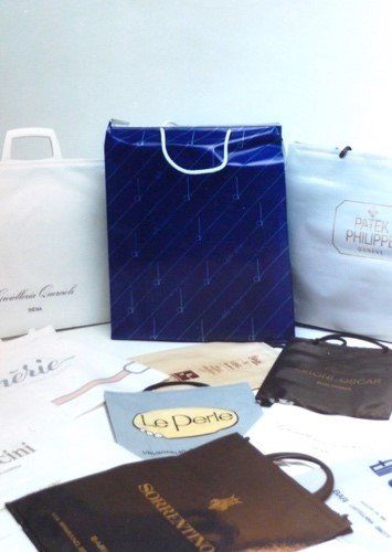 sacche con vari loghi