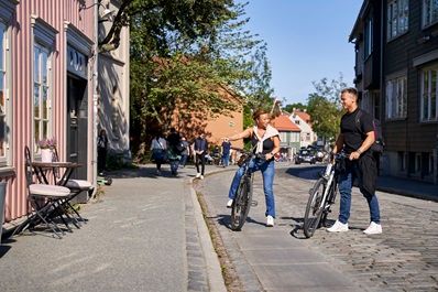 twee fietsers in Trondheim, Noorwegen