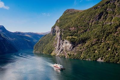 boot op de Geirangerfjord in Noorwegen