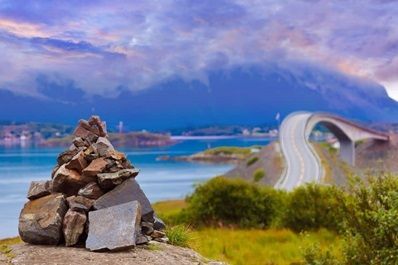 Een brug aan de Atlantische weg, Noorwegen