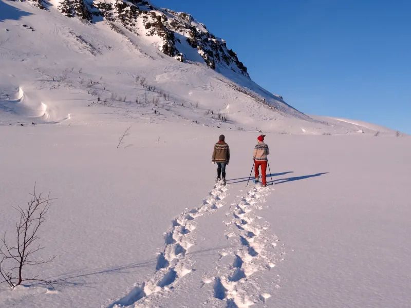 Sneeuwschoenwandelen rondom Akureyri in de winter