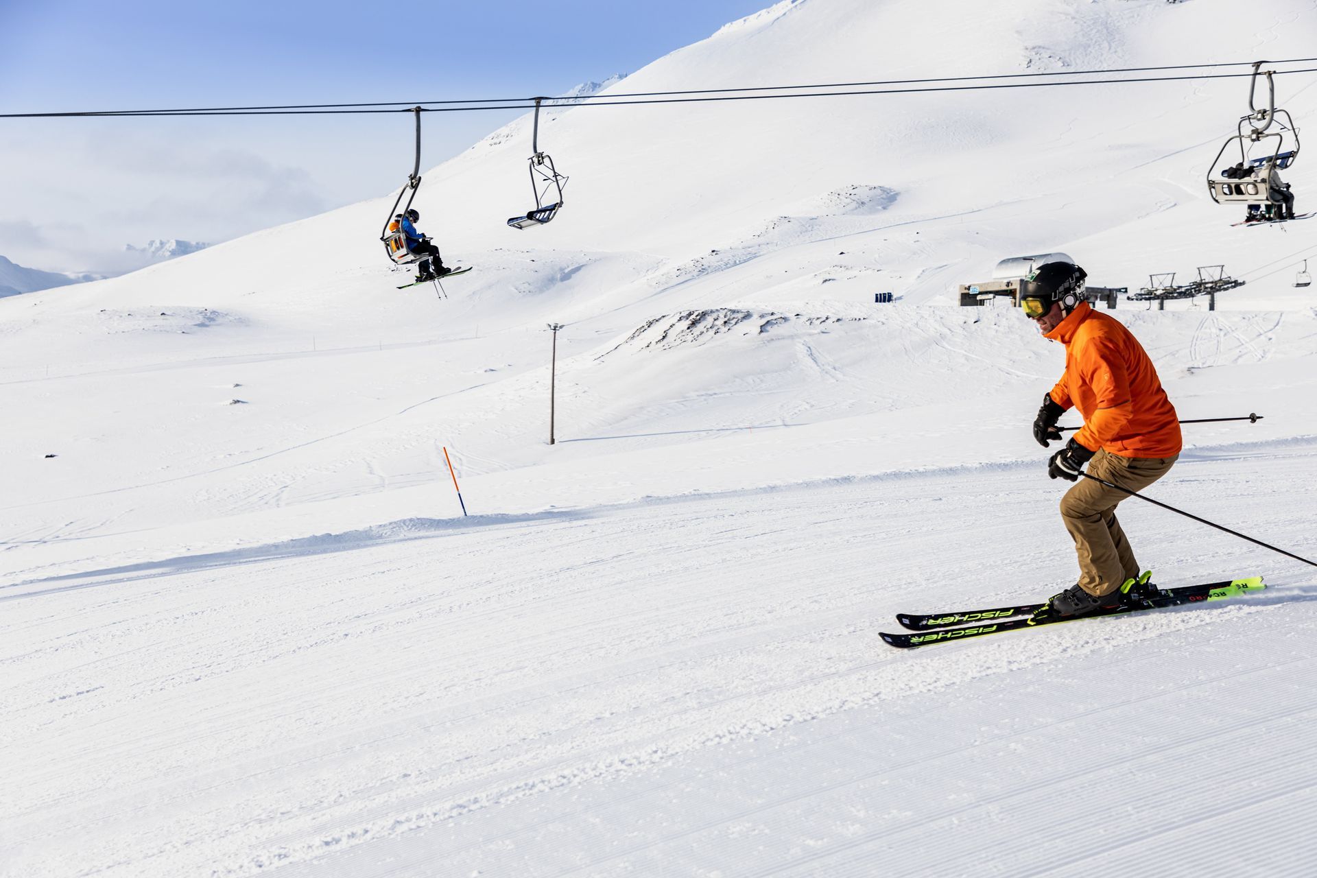 skien op IJsland bij Hlíarfjall