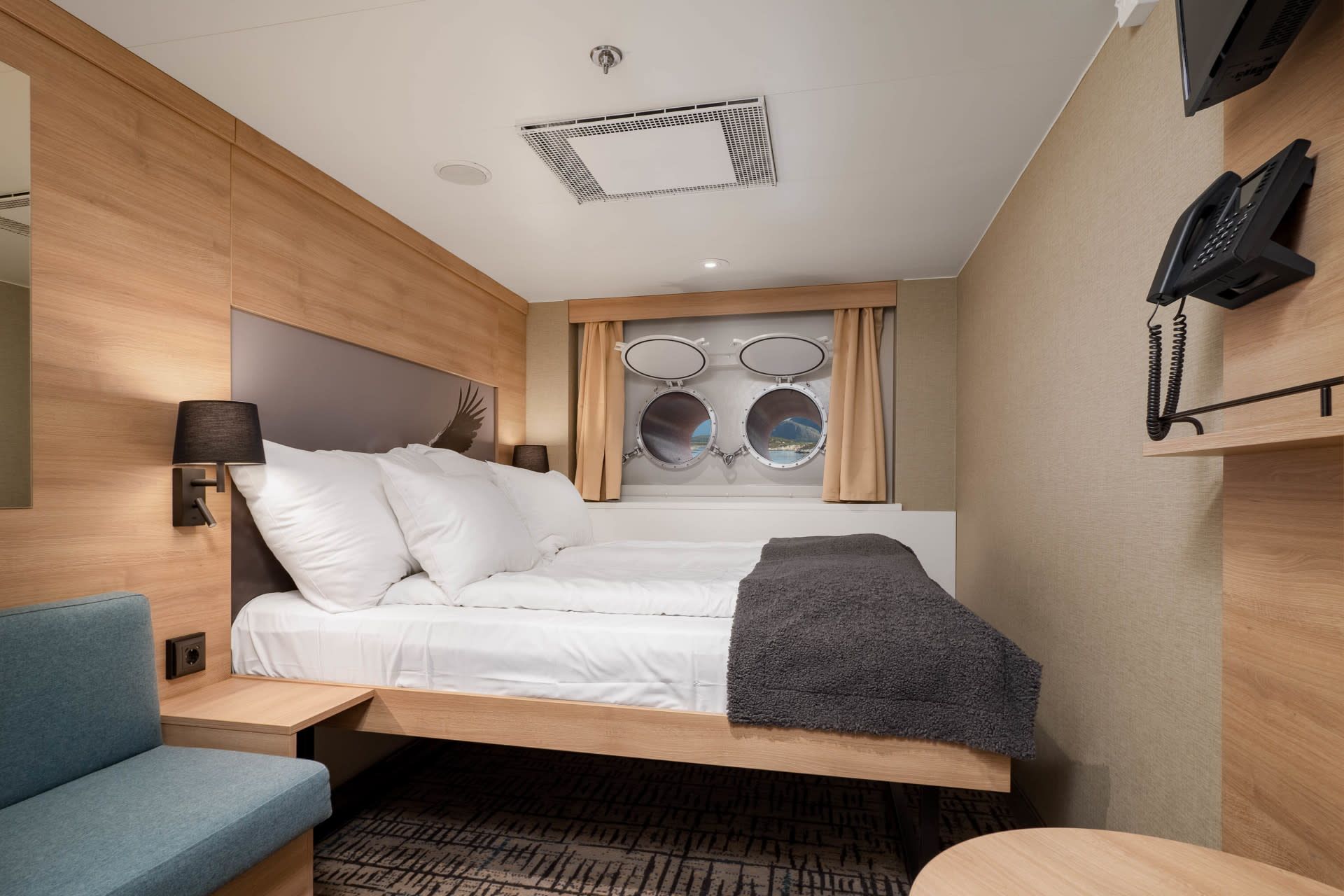 Bed van cabin L2D op de MS Polarlys