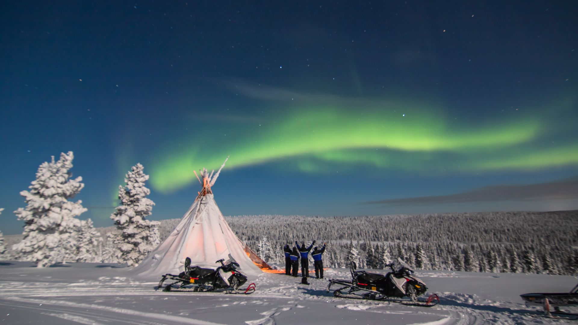 Een tent in Lapland met daarboven het Noorderlicht