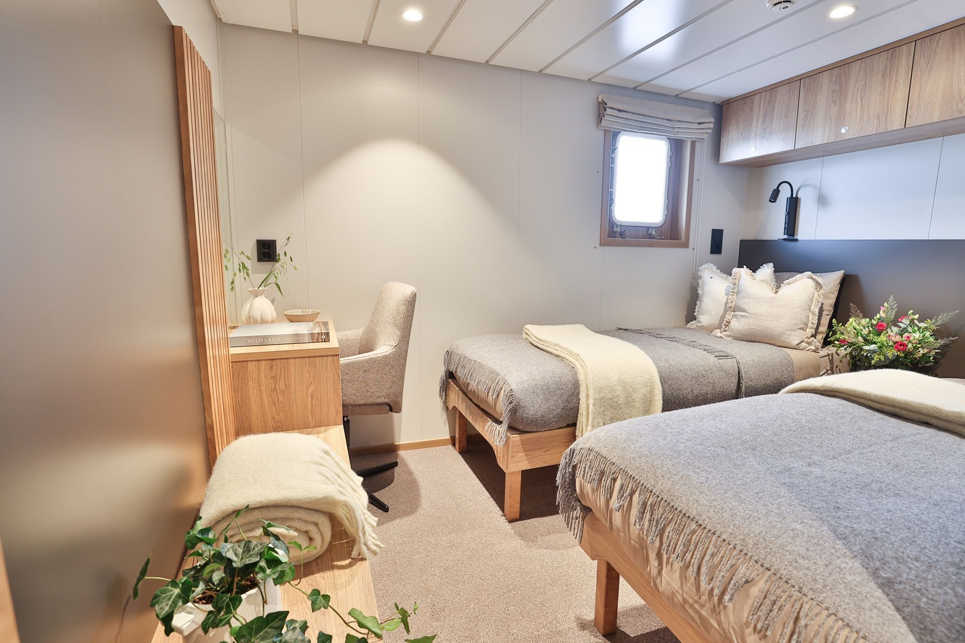 MV Vikingfjord signiture double