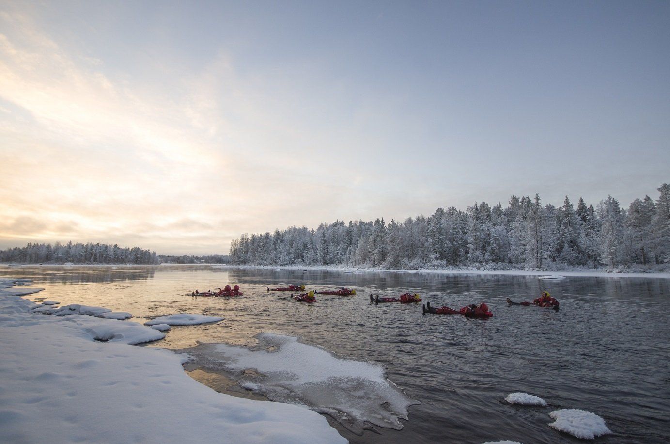 River floating tijdens uw reis in de winter in Lapland