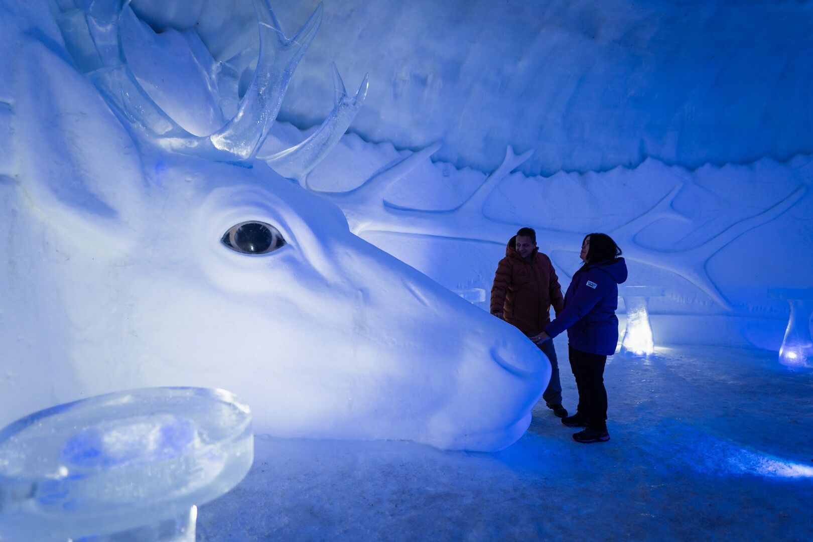 gasten in het sneeuwhotel in Kirkenes