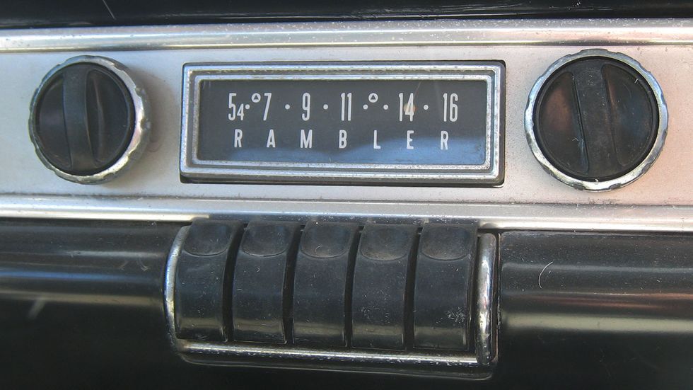 vintage AM radio set to rambler