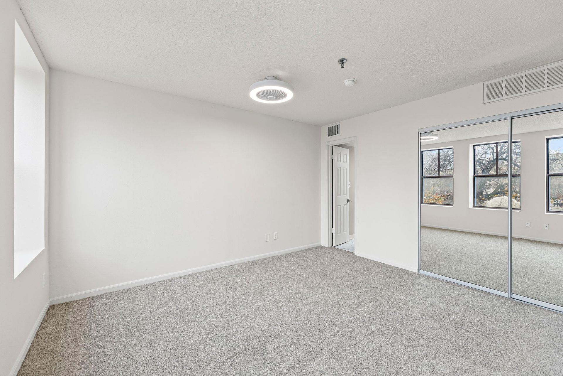 Updated Plaza apartment with refined interior style