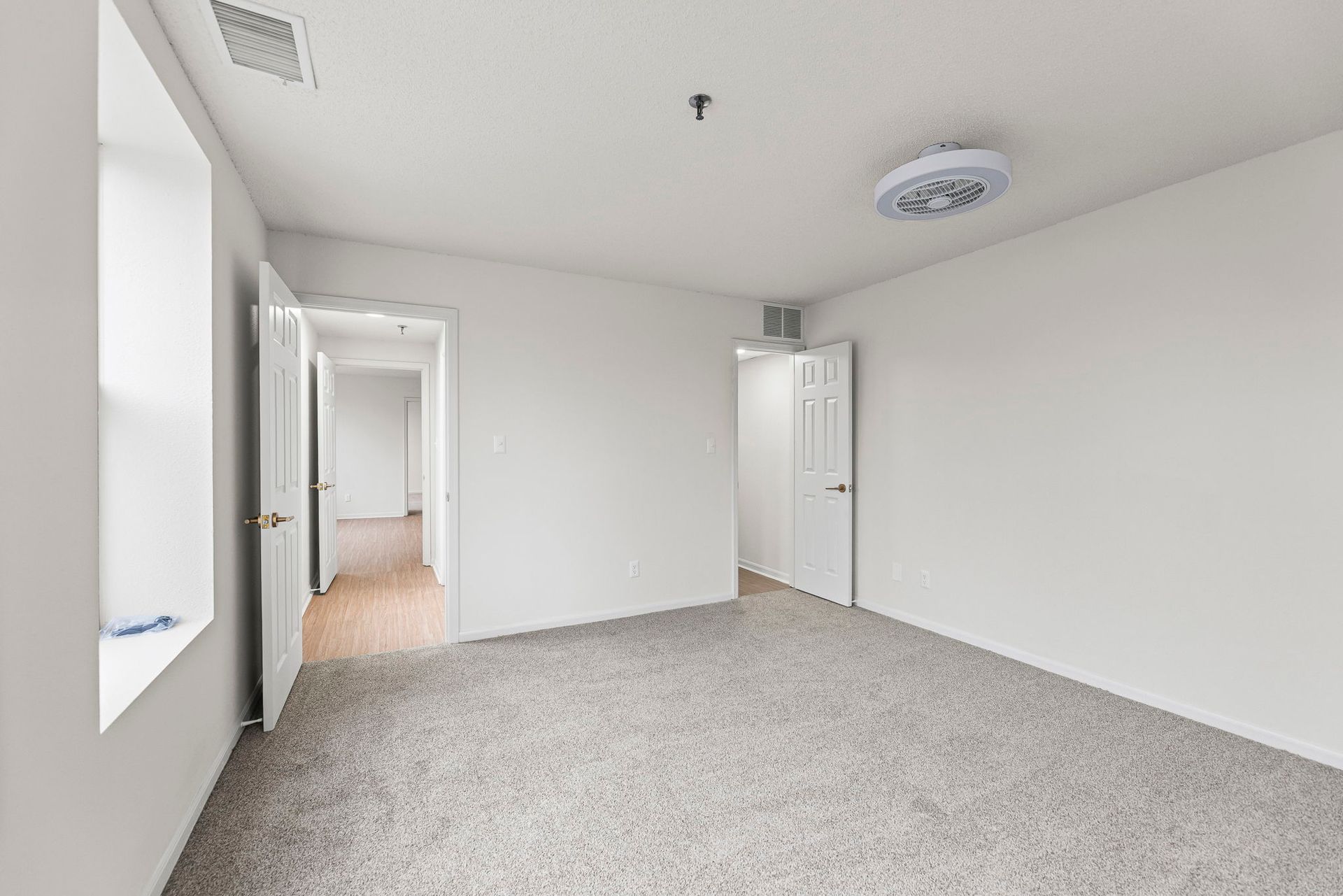 Newly renovated living space near Kansas City Plaza shops