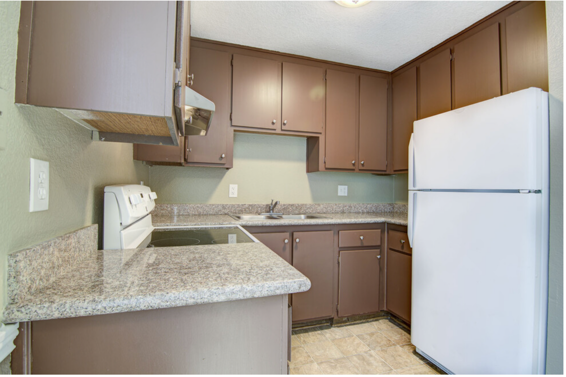 Windcreek Apartments 1 & 2 bedroom kitchen counter