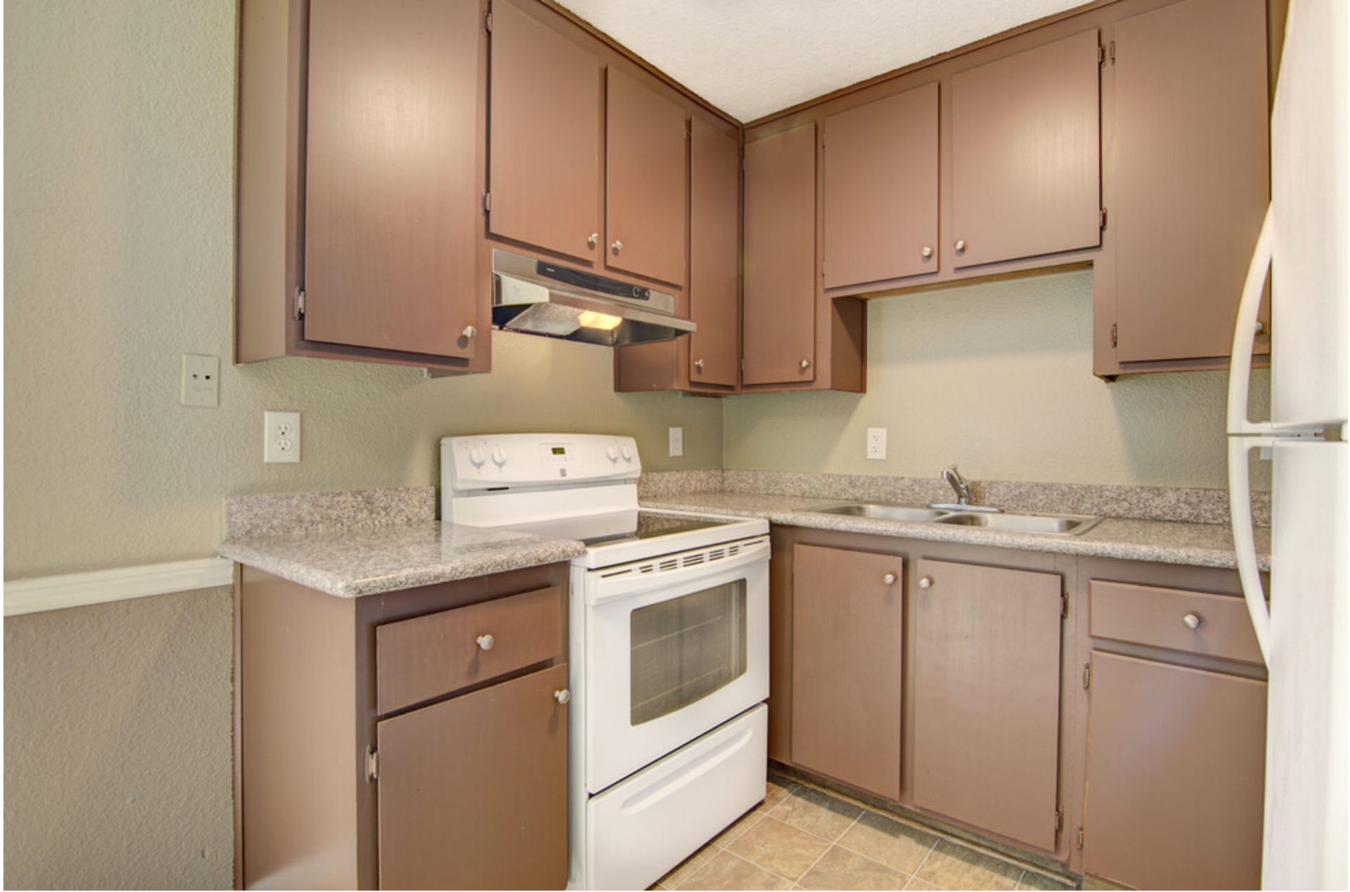 Windcreek Apartments 1 & 2 bedroom kitchen