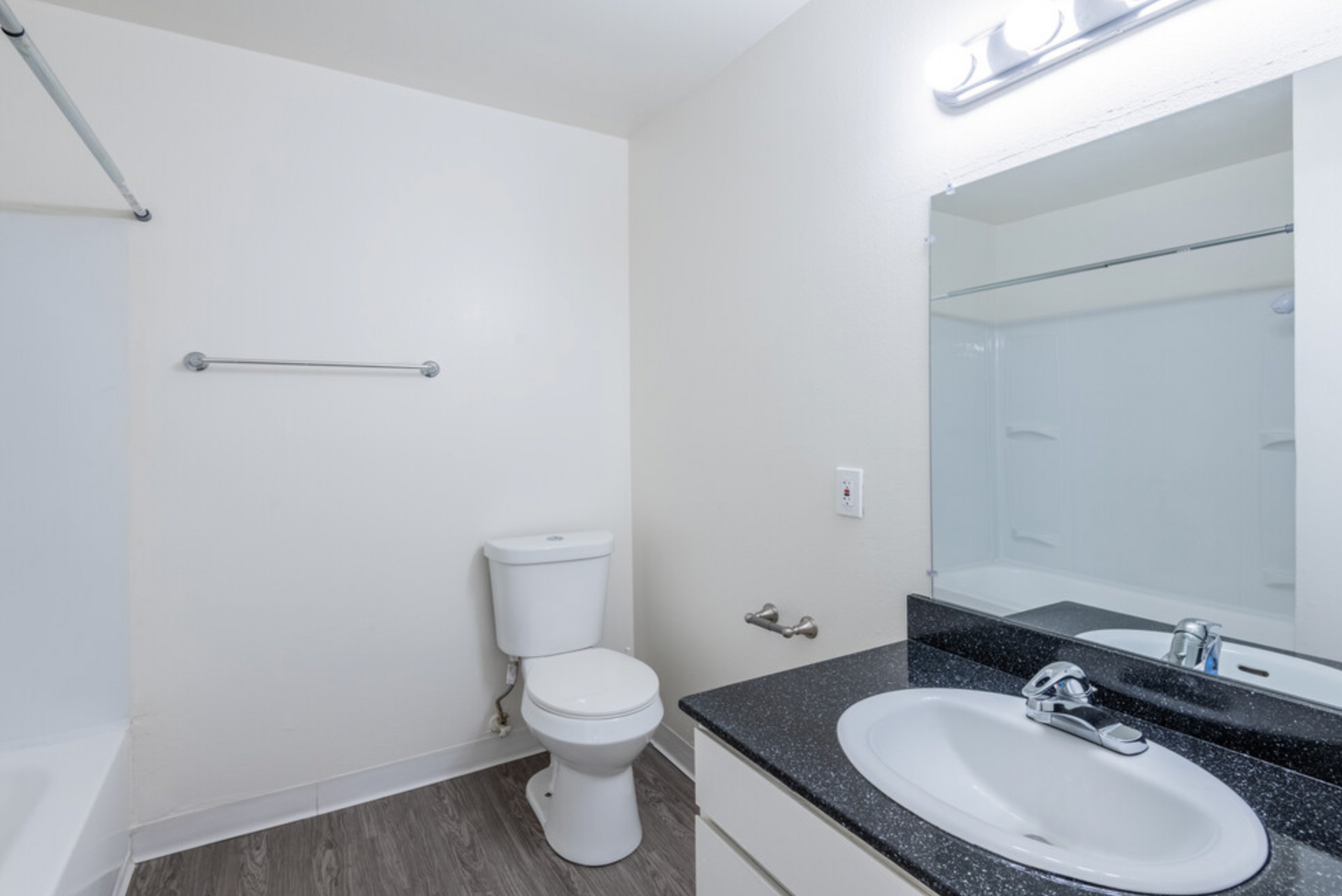 Acacia 2 bedroom bathroom