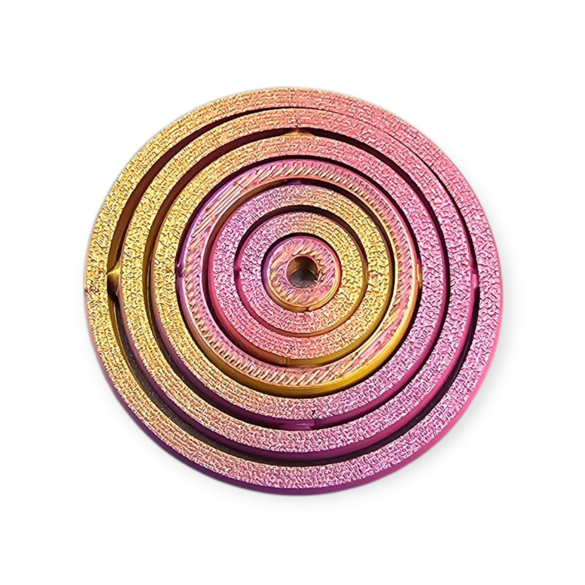 Concentrische cirkels in verschillende tinten roze en geel, die op een spiraal lijken, op een witte achtergrond.