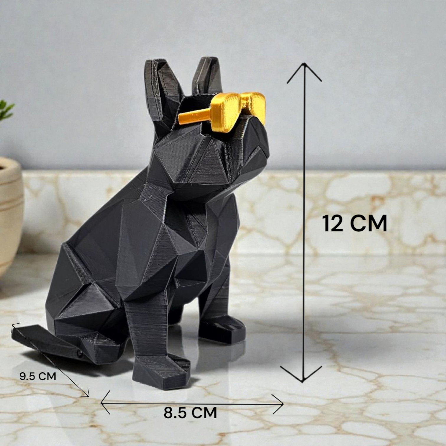 Zwart geometrisch bulldogbeeld met gouden zonnebril.