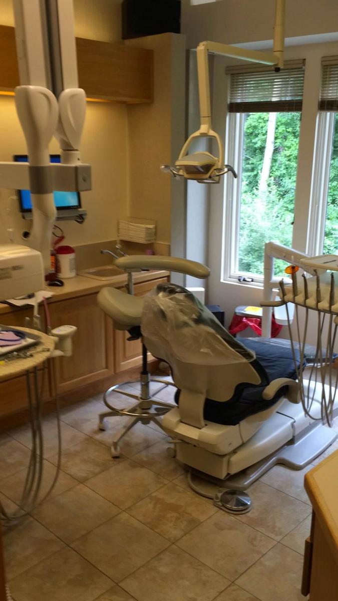 dental arts of bedford examination room