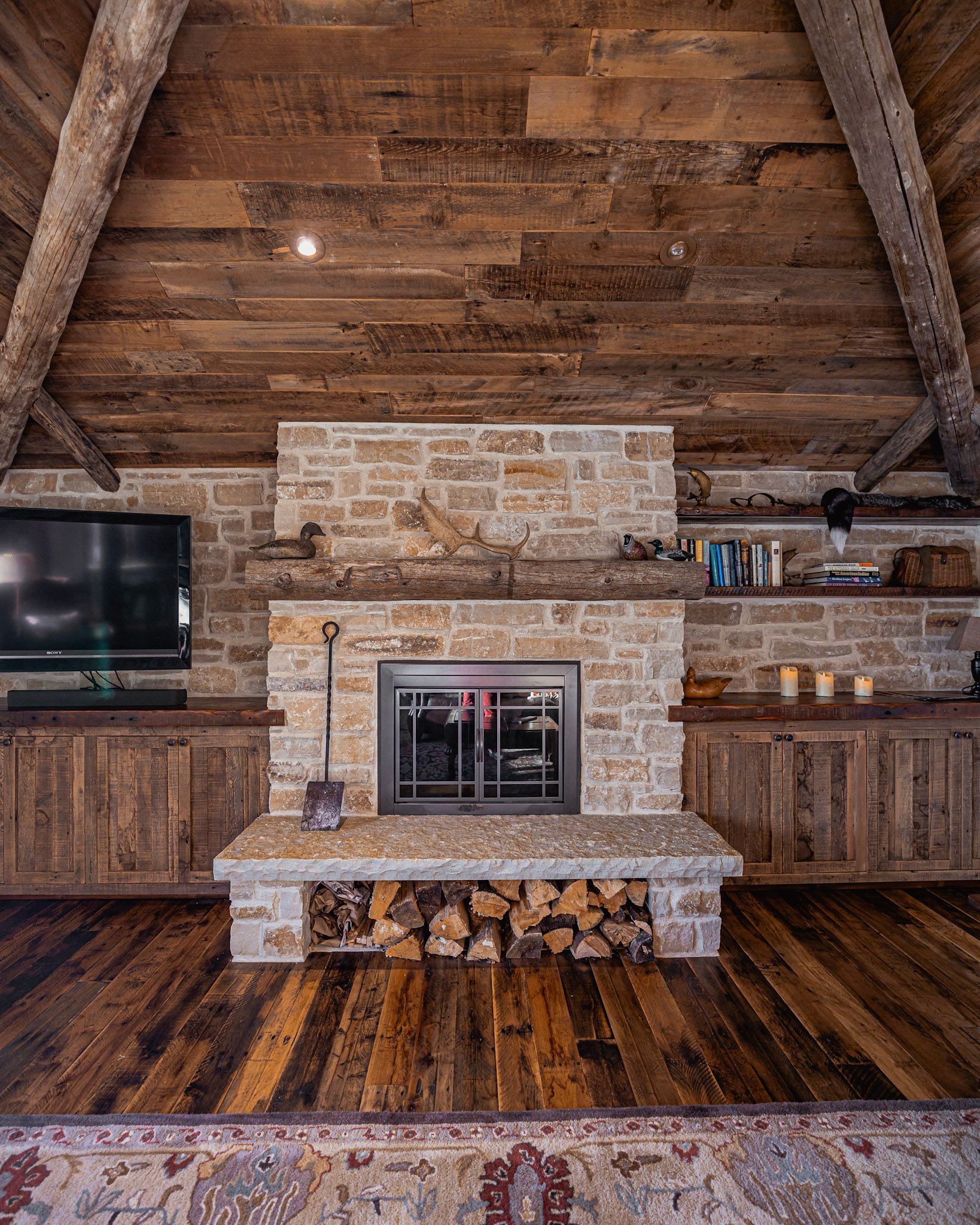 ceiling, ceiling cladding, cladding, beam, beams