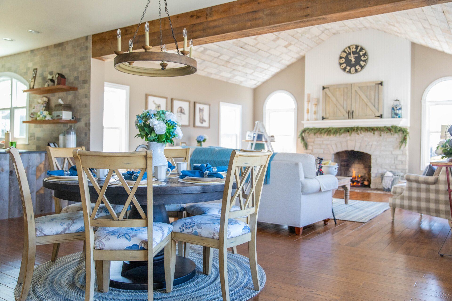 Beam, beams, ceiling beams, rafters, mantel