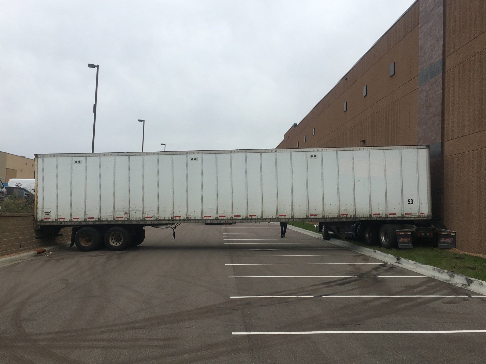 Equipment and Contractor Hauling Local and Long Distance