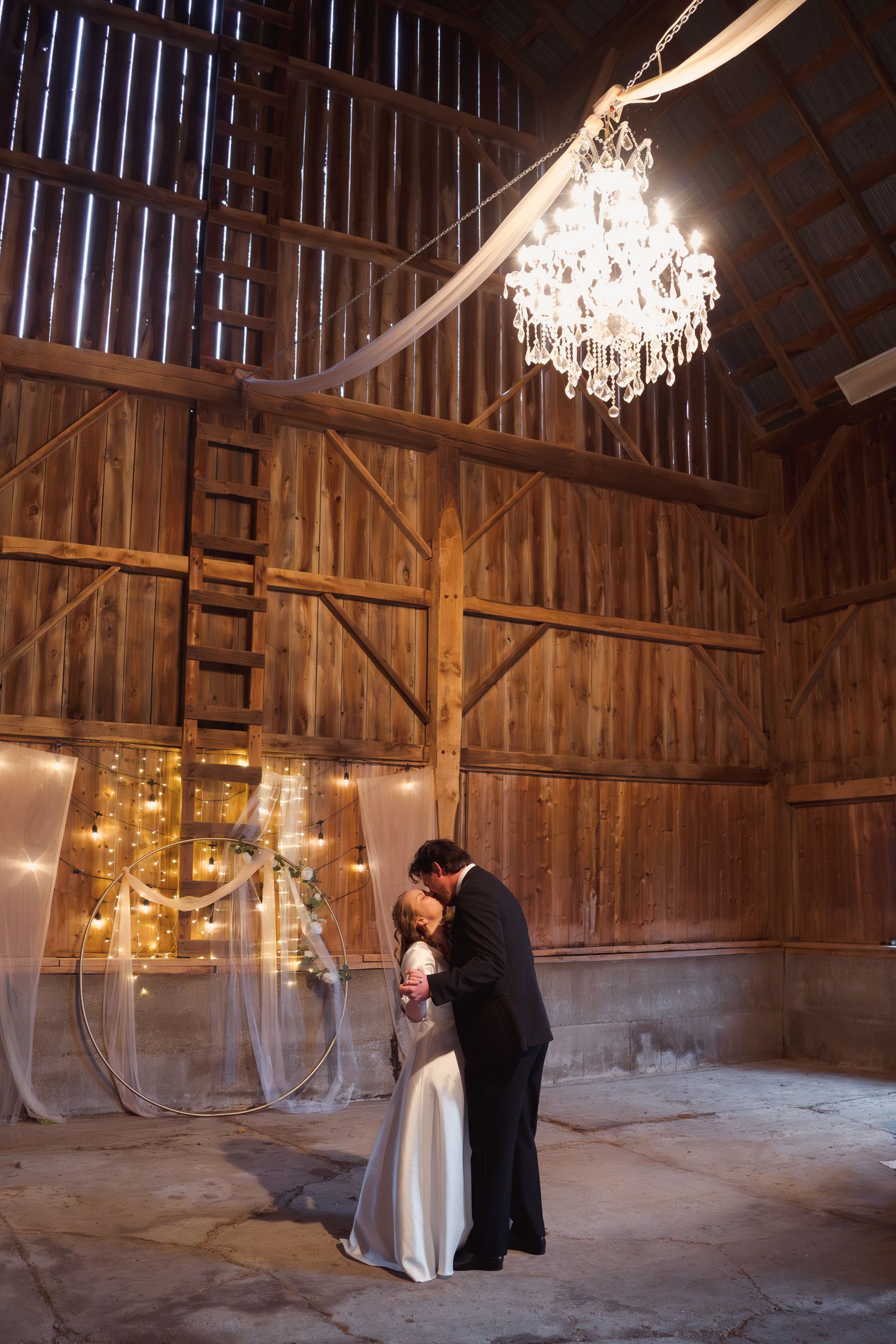 Wedding at the retro suites, beautiful, elegant wedding photography