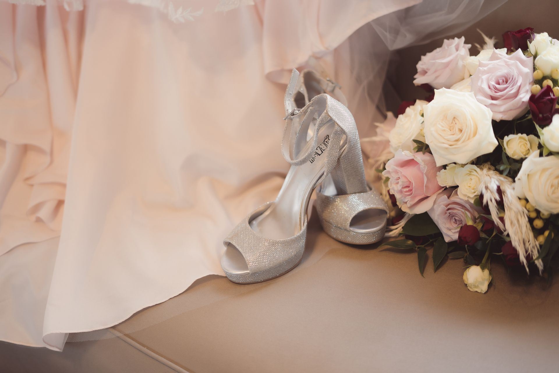 brides, shoes, bouquet, and wedding dress details, Retro Suites Hotel, vintage wedding