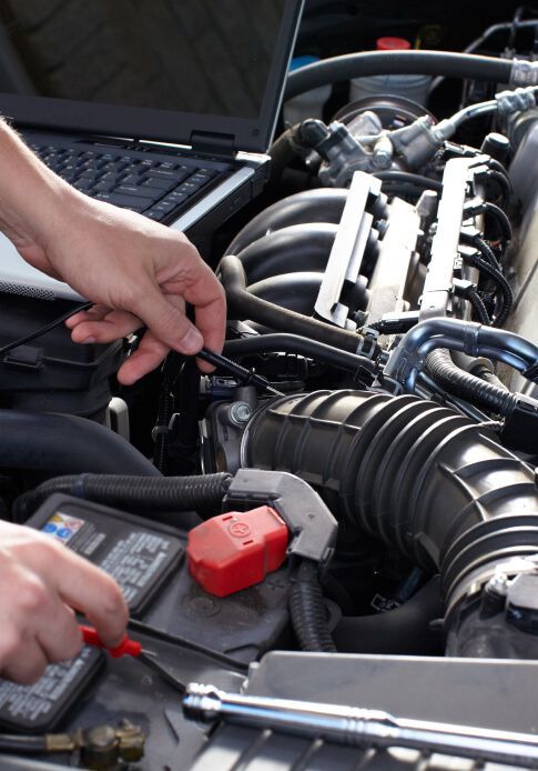 Our Mechanic Diagnose Vehicle in Clinton Township, MI - Consumer Car Care