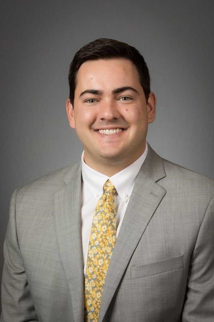 Dr. Robert Salda&ntilde;a