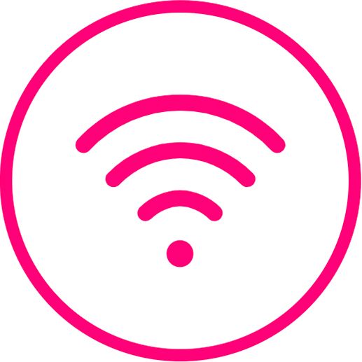 Icono de señal WiFi de color rosa en un círculo.