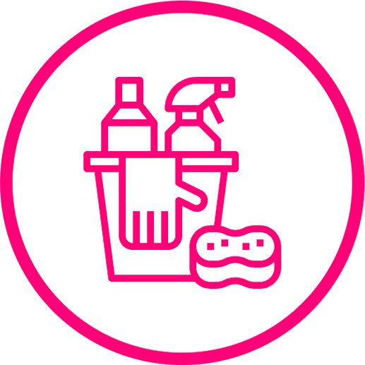 Artículos de limpieza: balde, botellas, spray, esponja, guantes, dentro de un círculo rosa.