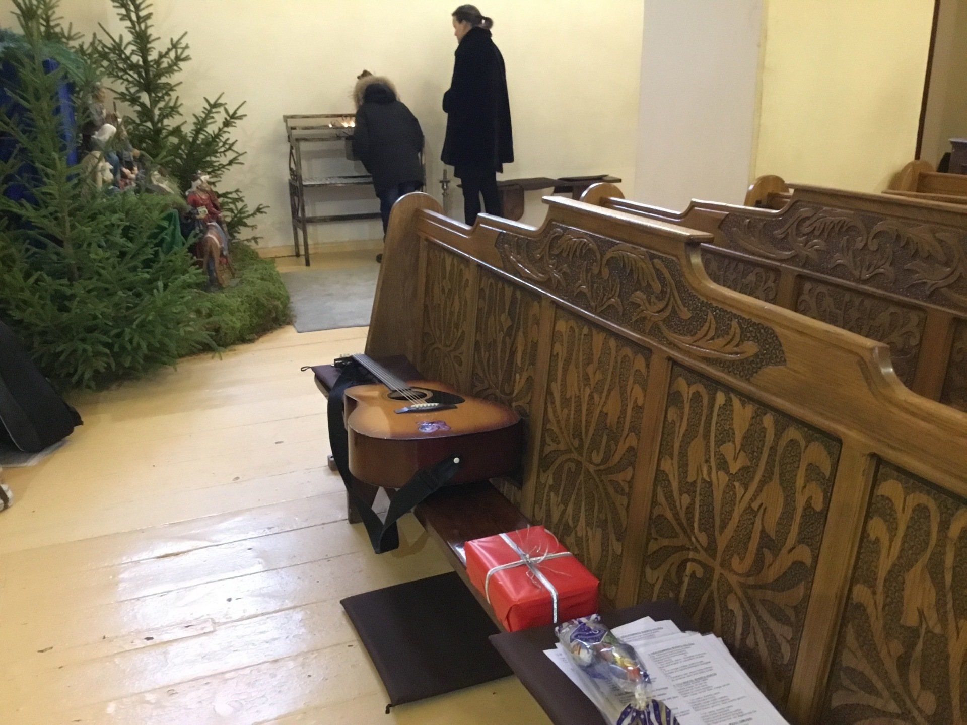 Lapių bažnyčioje vaikus aplankė Kalėdų Senelis