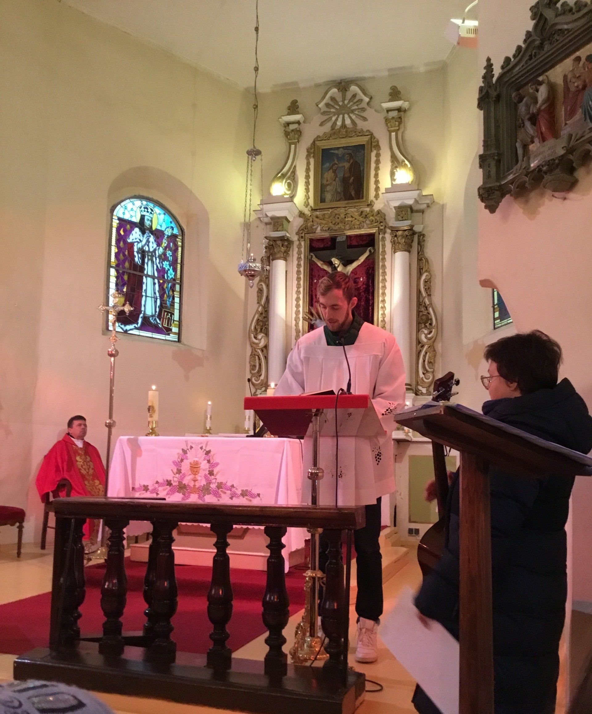 Lapių bažnyčioje vaikus aplankė Kalėdų Senelis