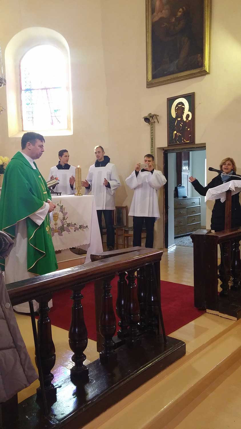 Lapių klebonui kun. Gintarui Pūrui - parapijos sveikinimai jubiliejaus proga